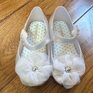 Mini Melissa White Dress Shoes with Floral Detail